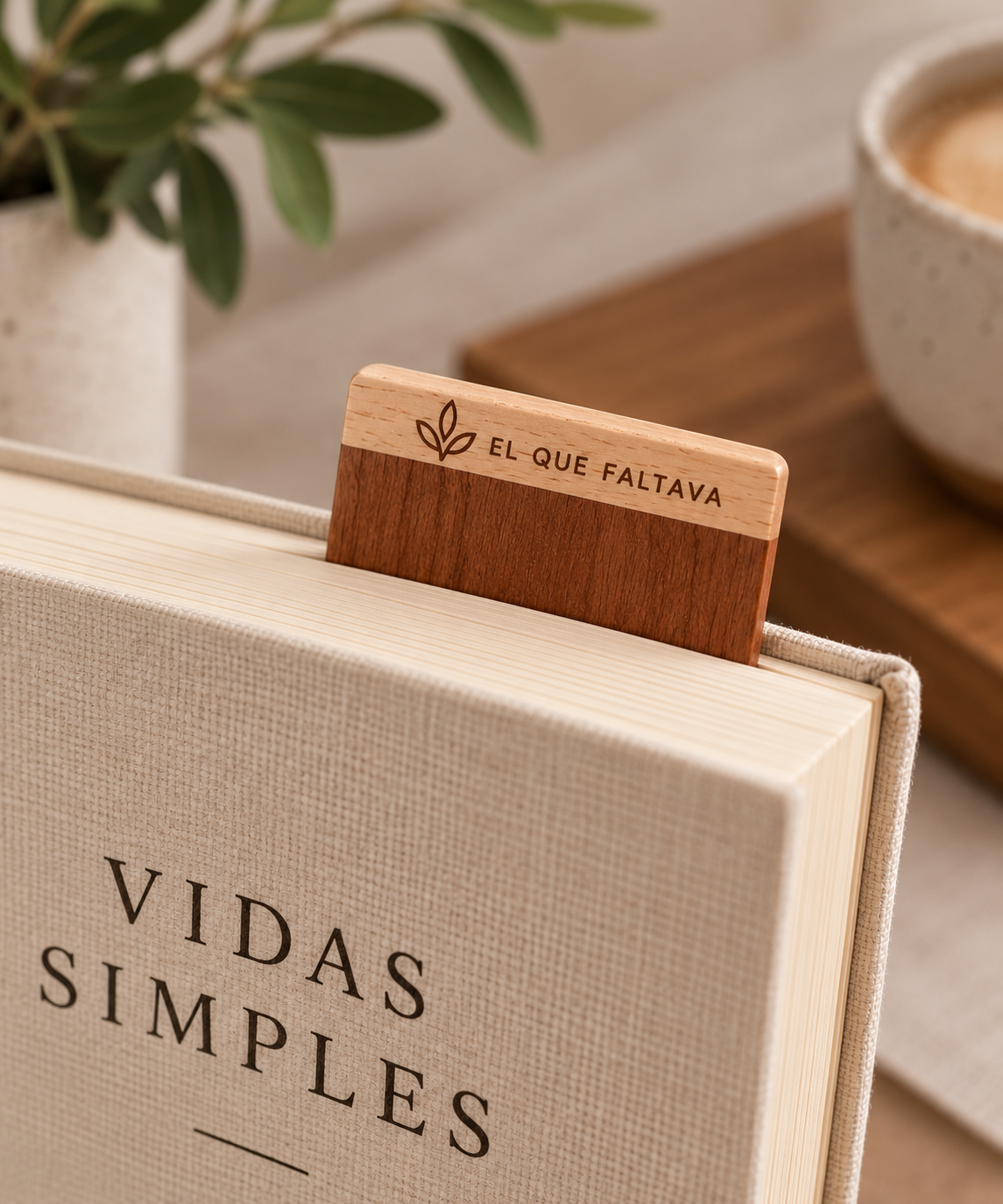 Punto de Libro Personalizado de Madera de Cerezo y Haya para Empresas